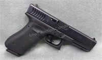 Glock 17 w/ 3 Clips & Case - 9MM