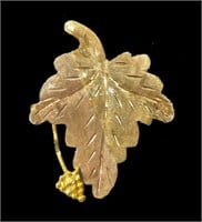 10K Black Hills Gold leaf design pin, 2.2 grams