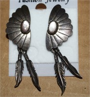 Vtg Native American 925 Sterling & MOP Earrings