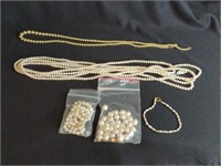LOT OF PEARLS: SOME STRUNG, SOME LOOSE