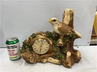 Quartz wooden bird clock display