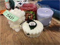 4ct.assorted scented  candles (damaged)