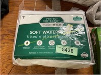 Allerease Twinwaterproof fitted mattress protector
