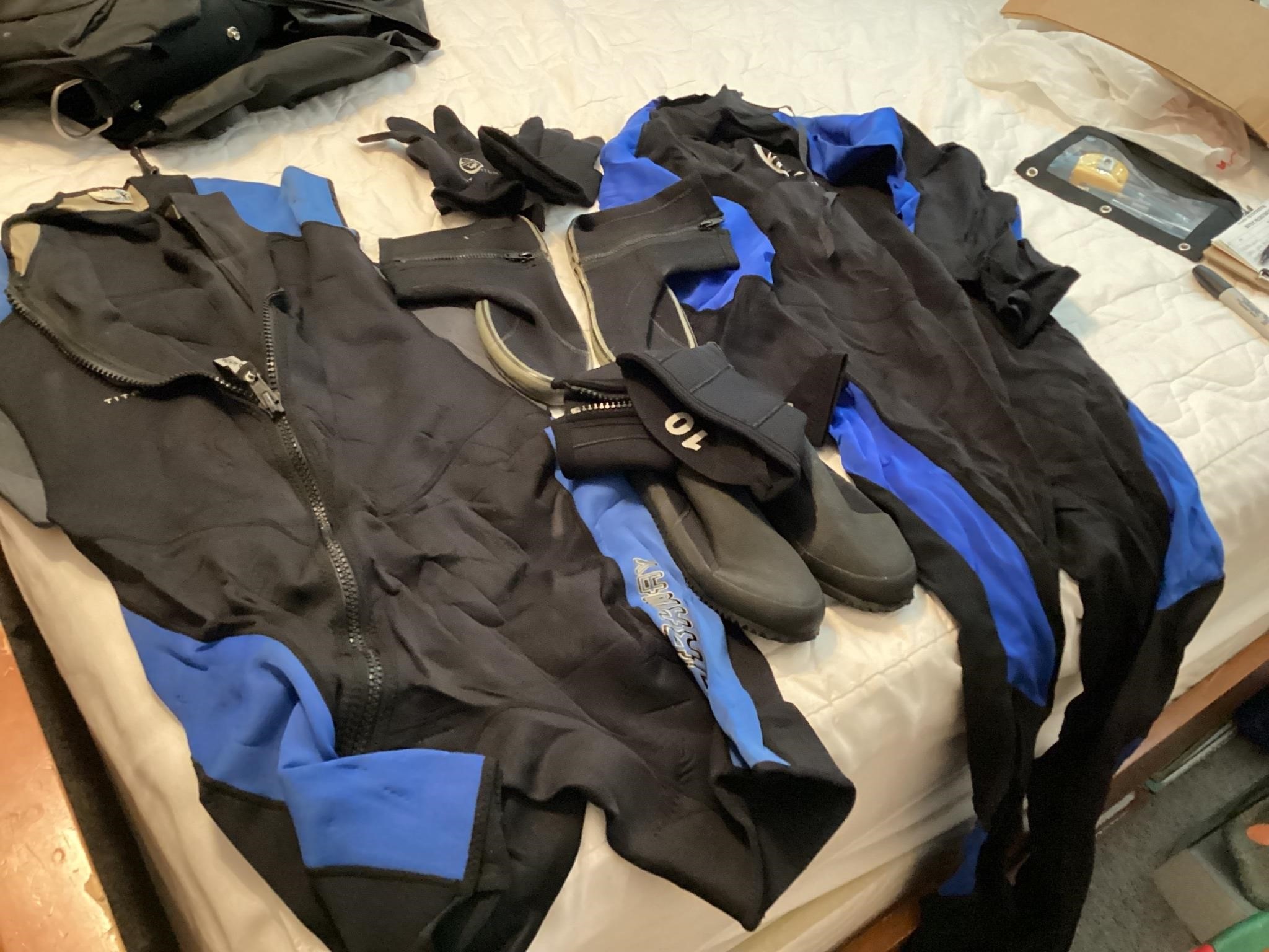 Men’s wetsuits with gloves and booties
