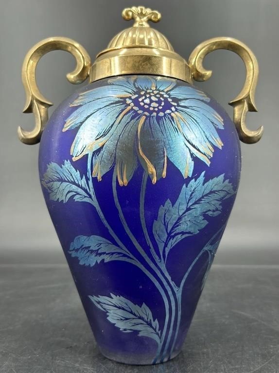 Gorgeous Fenton Favrene Urn Vase 486/1350