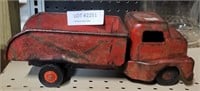 RED VTG. STRUCTO METAL TOY TRUCK WITH BOX