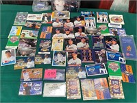 N - LOT OF COLLECTIBLE BASEBALL CARDS (G90)