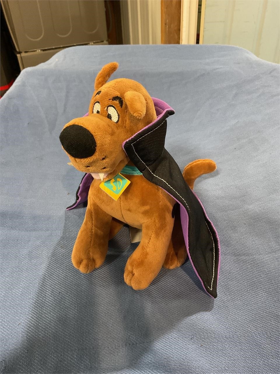 Scooby Doo stuffed animal 8” tall