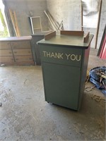 Trash can container