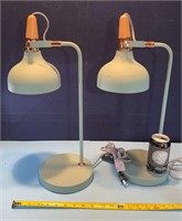 2-18in table lamps. Believed Working?? No bulbs