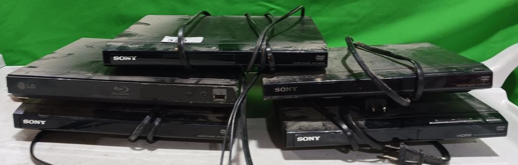 5 DVD Players Some W/ Cords  As Is