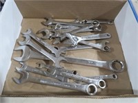 COLL OF WRENCHES