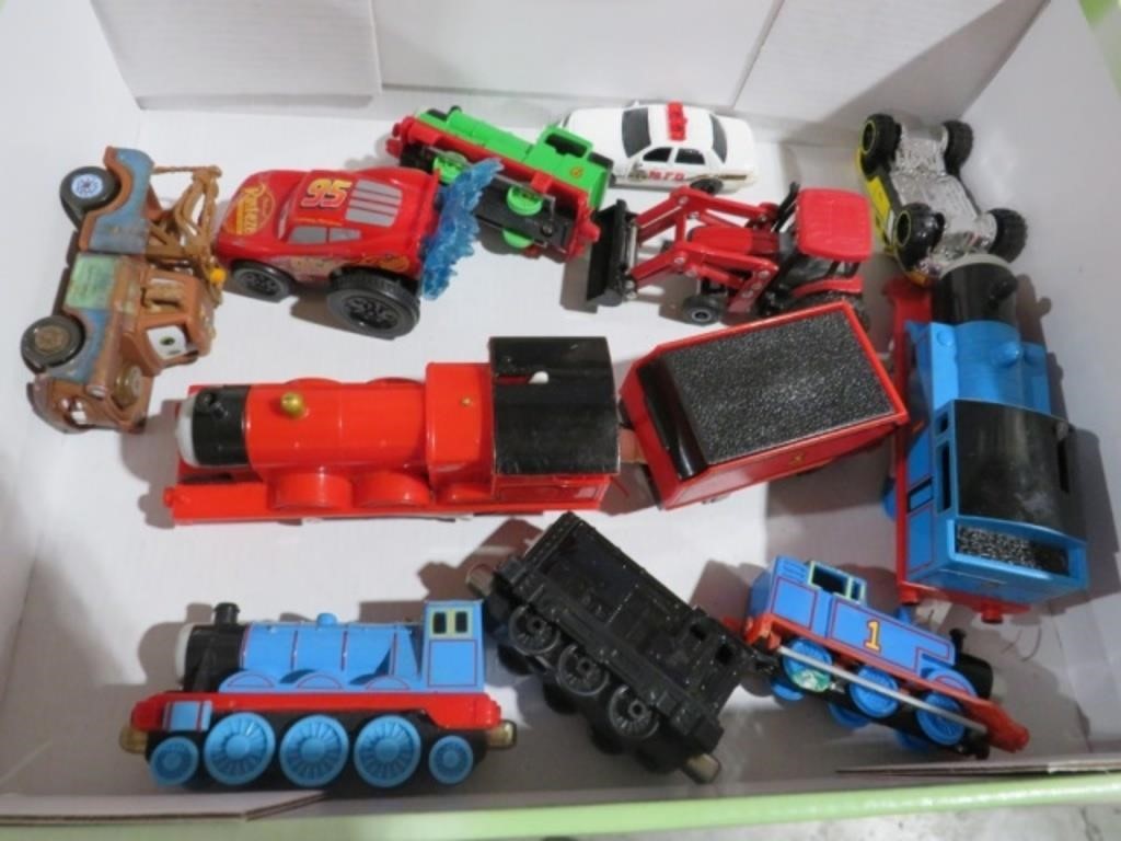 COLLECTION OF THOMAS THE TRAIN TOYS