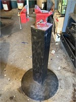 4" table Vise/Anvil, Swivel Base, on Metal Stand