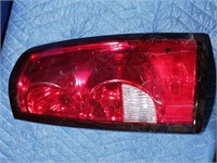 2003 Chevrolet Silverado Right Tail Light