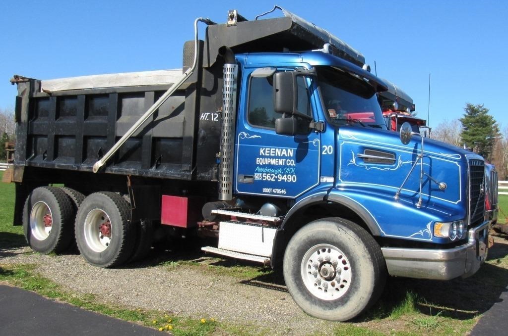 2005 Volvo 10-Wheel Dump Truck