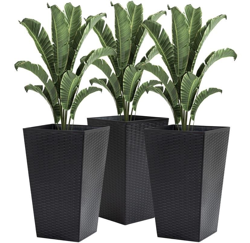 $180 Outsunny 3 pack 24” outdoor planters