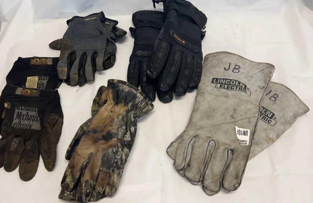Assorted gloves