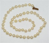 Natural 7.5mm Pearl Strand w/ 9ct Gold Clasp End