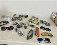 18 pairs sunglasses - assorted styles