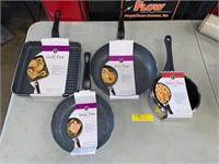 LOT OF 4 COOKWARE