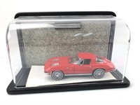 Franklin Mint 1:24 1963 Corvette Model w Display