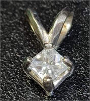 $1470 14K  Diamond (0.3Ct,Si2,G) Pendant