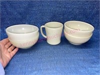 (4) Fire King off-white bowls & mug