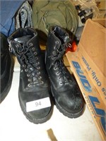 RED WING WORK BOOTS SIZE 9