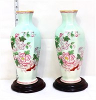 Pair vntg English calyx ware floral vases, see pic