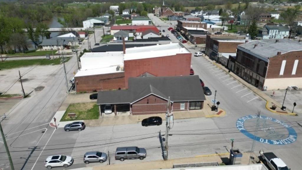 201 Main St. Shoals IN Bank Auction