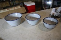 Owens pottery set of 3 bowls