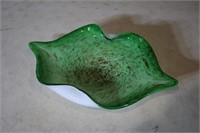 Green leaf dish