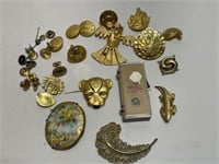 SELECTION OF VINTAGE BROOCHES, CUFFLINKS AND