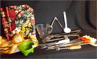 Outdoor Cooking utensils, measuring cup