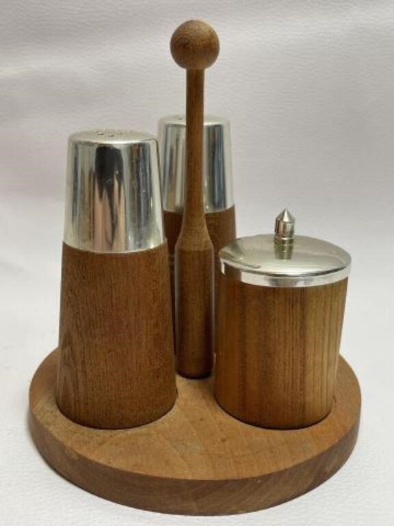 VINTAGE MCMC NASCO SALT AND PEPPER SHAKERS 6.1in