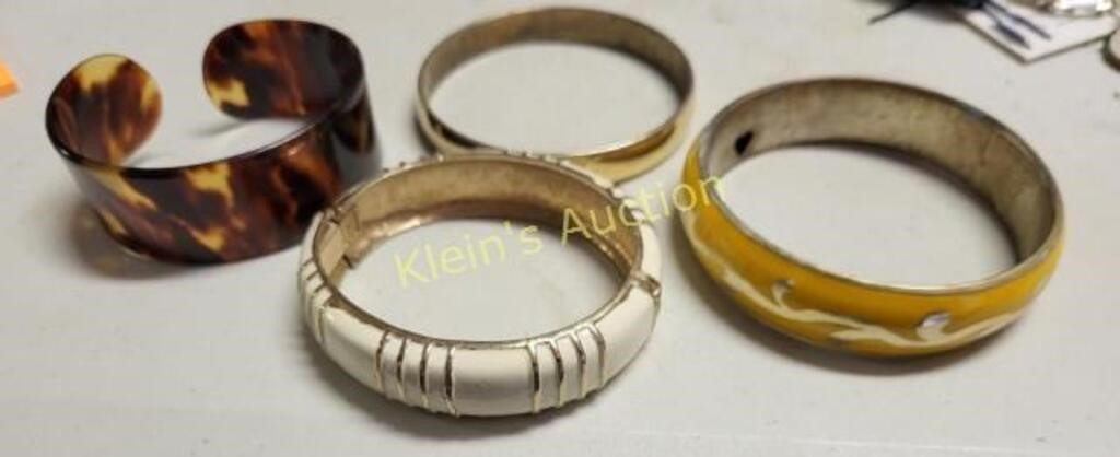 Bracelets Lot Of 4 Bangle, Clamper, Enamel, Torto!