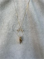 14KT GOLD NECKLACE WITH 14KT GOLD PENDANTS 32