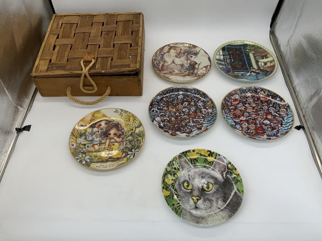 PORCELAIN PLATE COLLECTION