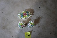 Vintage brooch/pin and earrings
