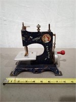 Vtg Artcraft Little Mother Sewing Machine