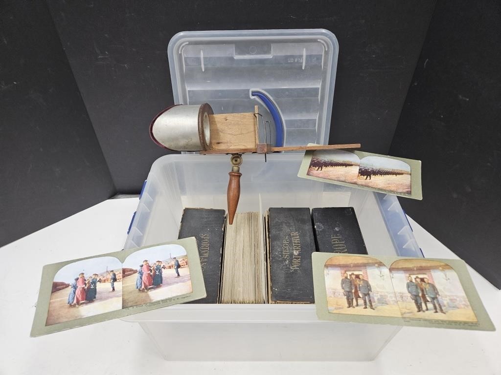Vintage View Stereoscope & Cards w/Tote