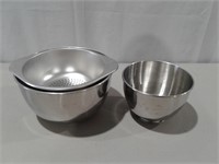 (2) Stainless Mixing Bowls w/ Strainer
