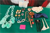 N - MIXED LOT OF COSTUME JEWELRY & MORE (G123)