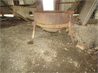 27" BUTCHERING KETTLE W/ STAND, NO BALE