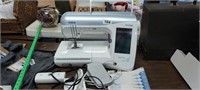 BROTHER INNOVIS QC-1000 QUILTING & SEWING MACHINE