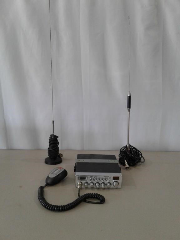 Uniden CB Radio, 2 Antennas