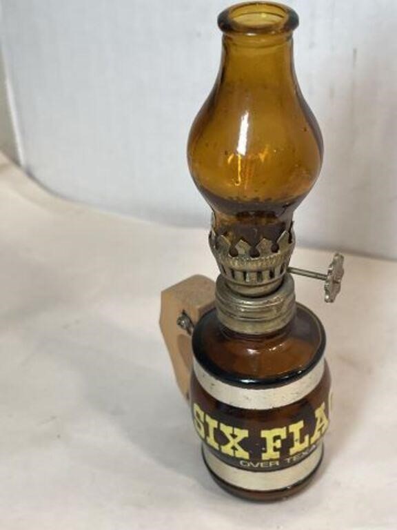 SCARCE  EARLY 1970s Six Flags over Texas lamp
5