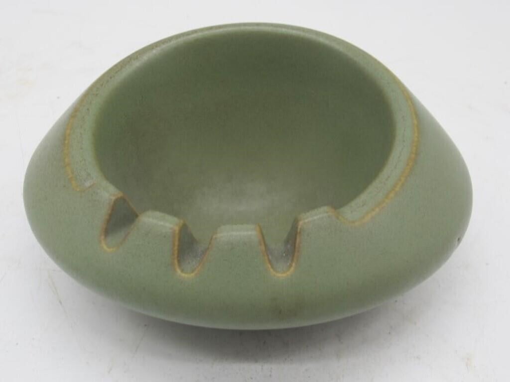 HYALYN UNIQUE POTTERY ASH TRAY 6 INCHES WIDE
