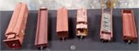11 - LOT OF 6 MODEL TRAIN CARS (N52)